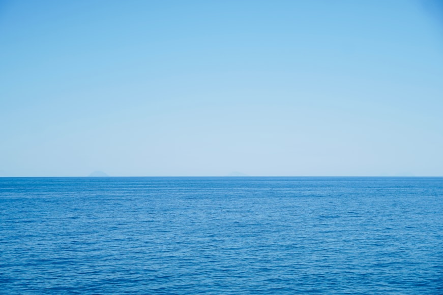 Read more about the article Keluar dari Penjara Angka: Mengapa Kedaulatan Tubuh Lebih Berharga daripada Data Digital